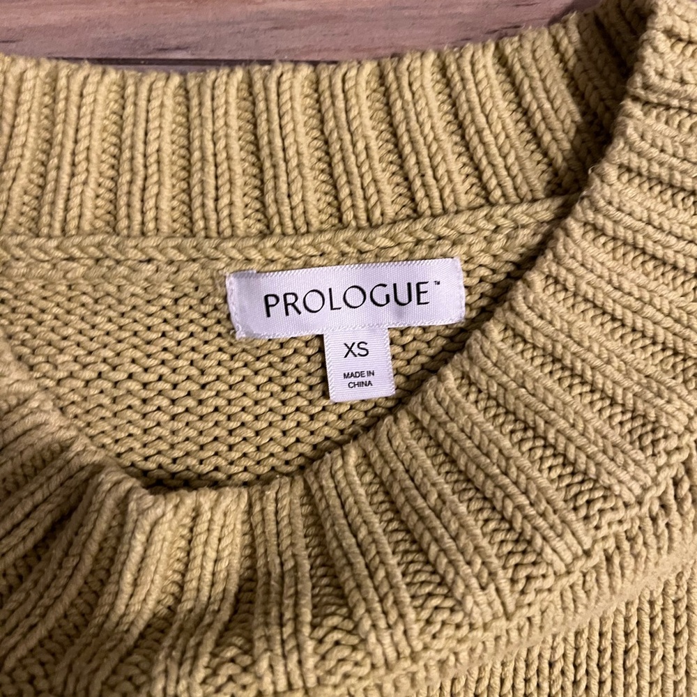 Woman’s sweater - Picture 3 of 4